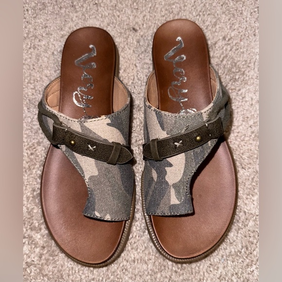 Very G jagged camo sandals - Picture 2 of 4